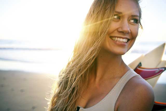 How To Lighten Your Hair Naturally With The Sun